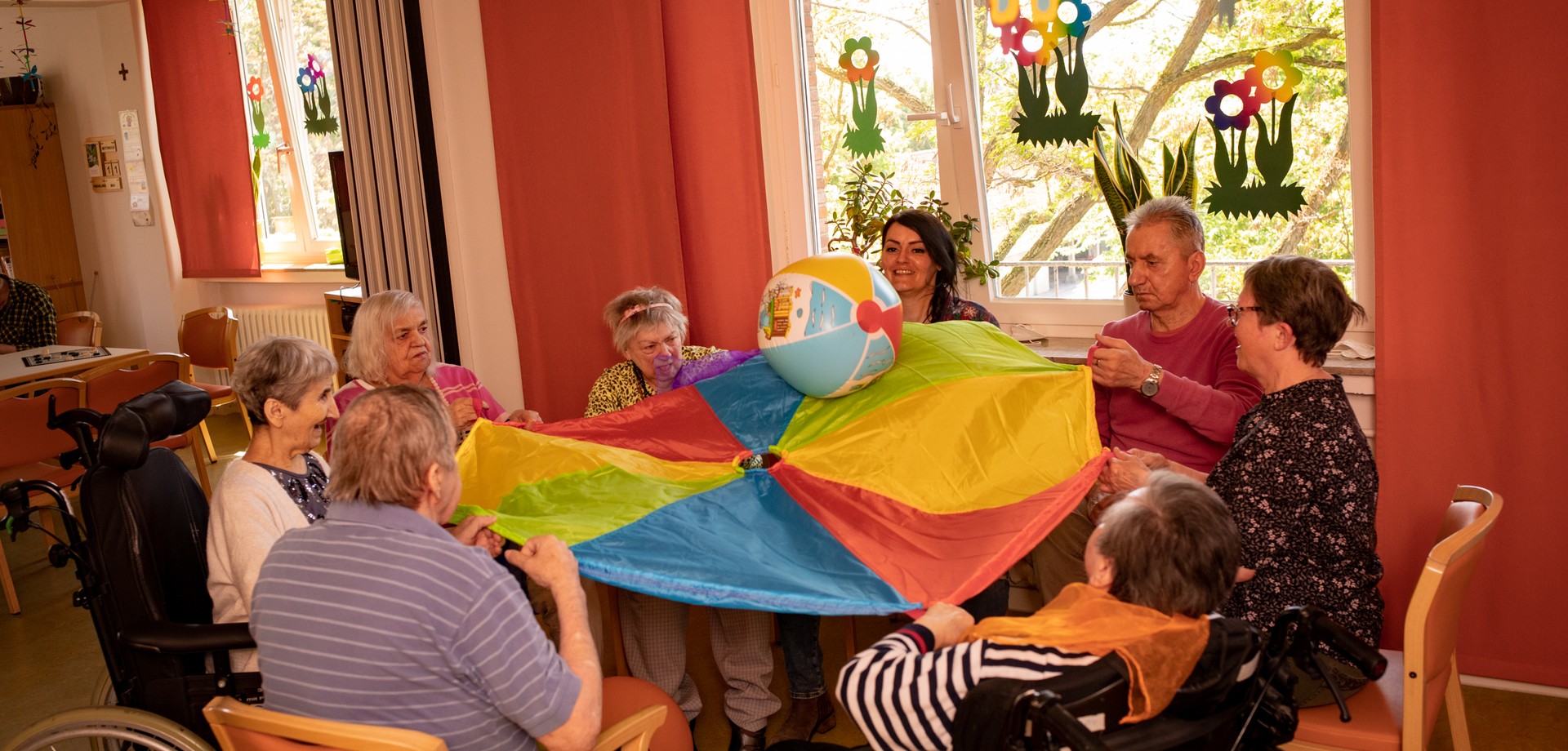 Gruppenfoto bei der Beschäftigungstherapie. Gruppenfoto bei der Beschäftigungstherapie.
